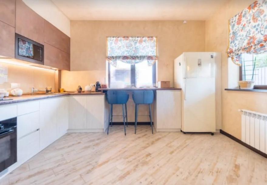 Дом, 3-кімн., Харьков, Салтовка