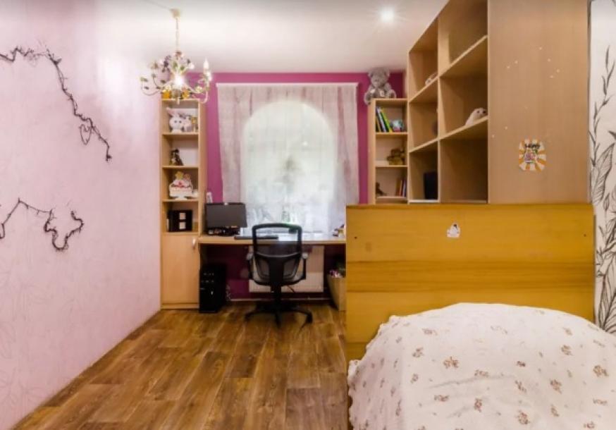 Дом, 5-кімн., Харьков, Алексеевка