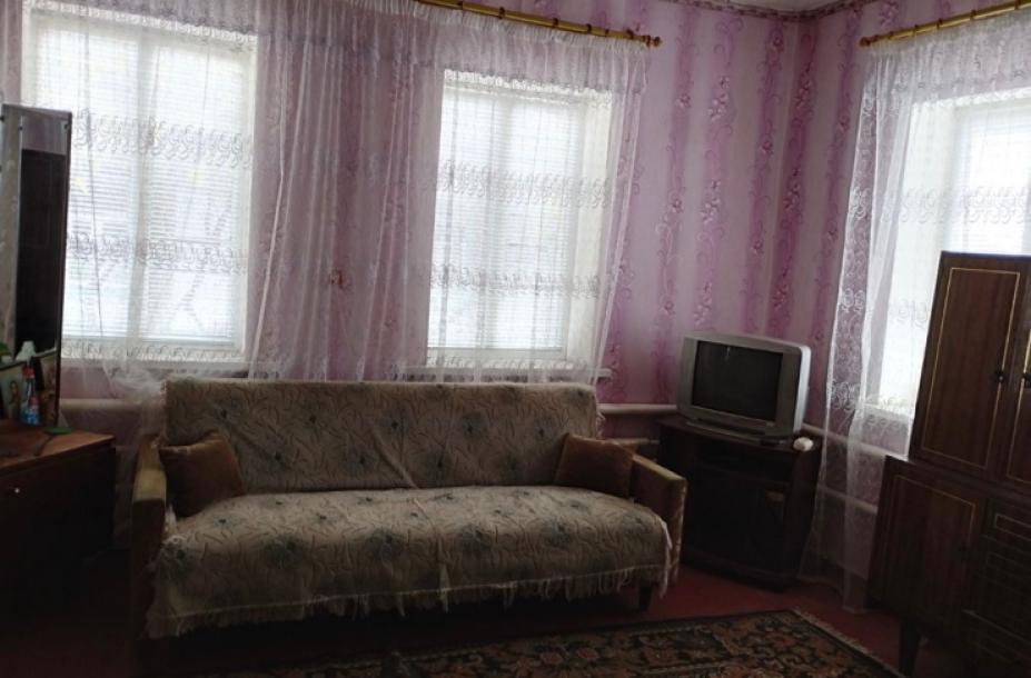 Дом, 4-кімн., Должик(Золочев), Богодуховский район