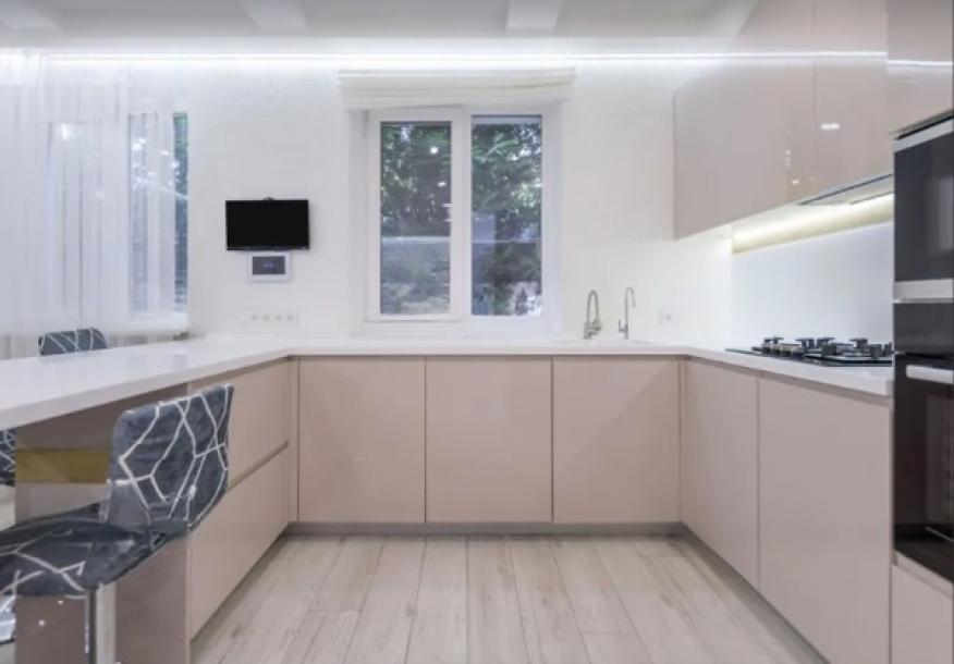 Дом, 4-кімн., Харьков, Холодная Гора