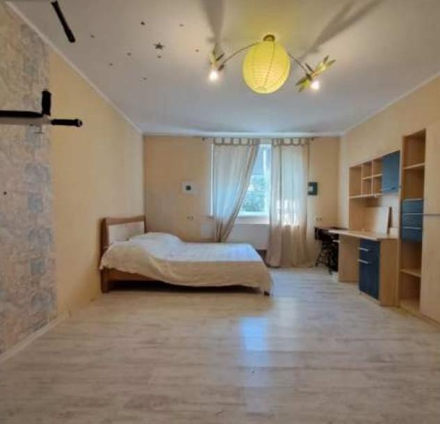 Дом, 3-кімн., Харьков, Немышля