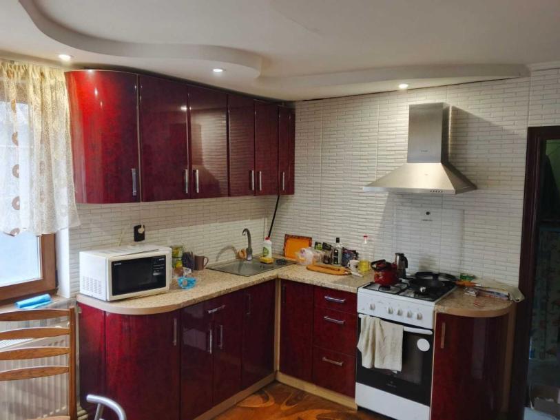 Дом, 5-кімн., Малиновка, Чугуевский район