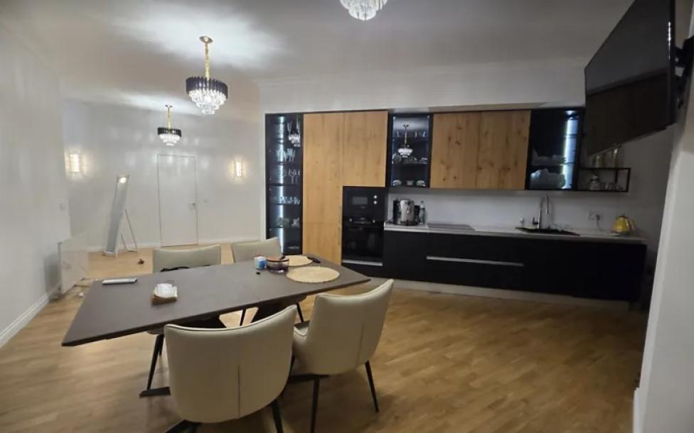 квартира, 3-кімн., Харьков, Центр, Карбышева