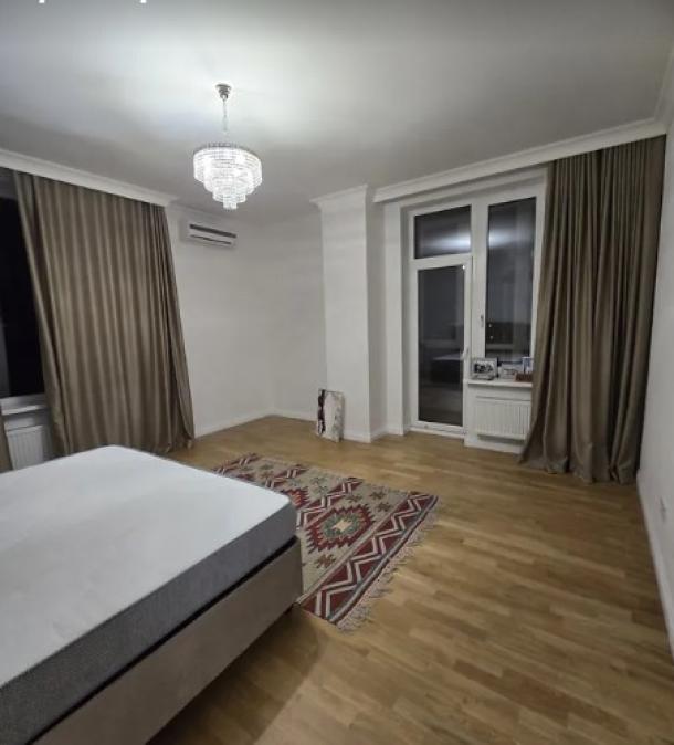 квартира, 3-кімн., Харьков, Центр, Карбышева