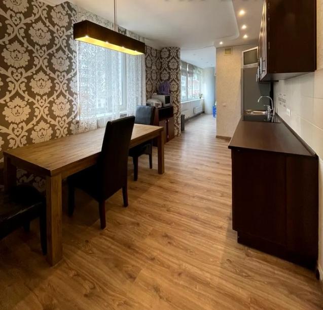 квартира, 2-кімн., Харьков, 604м/р, Тракторостроителей просп.