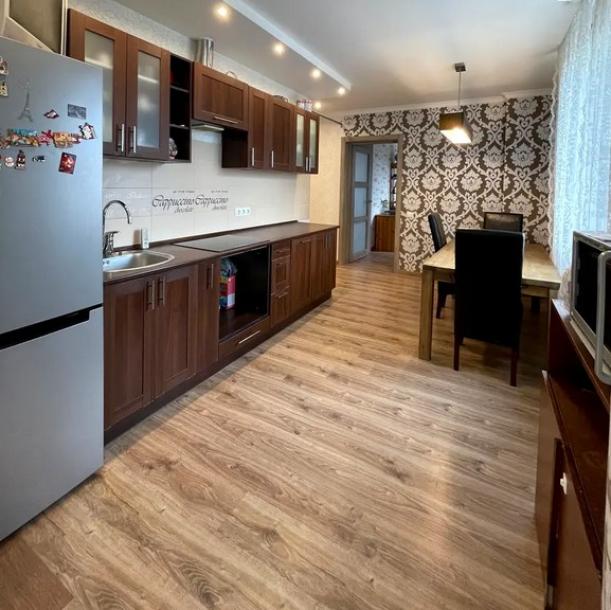 квартира, 2-кімн., Харьков, 604м/р, Тракторостроителей просп.