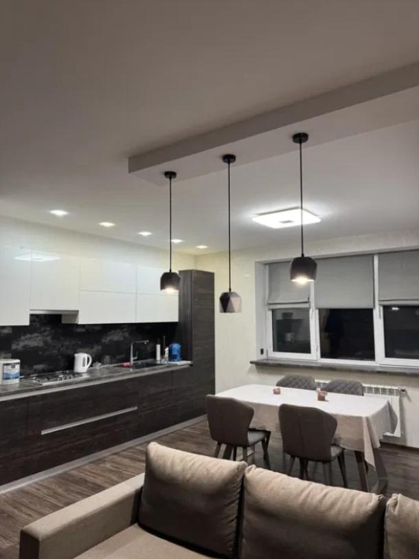 квартира, 3-кімн., Харьков, Завод Малышева метро, Героев Харькова пр-т