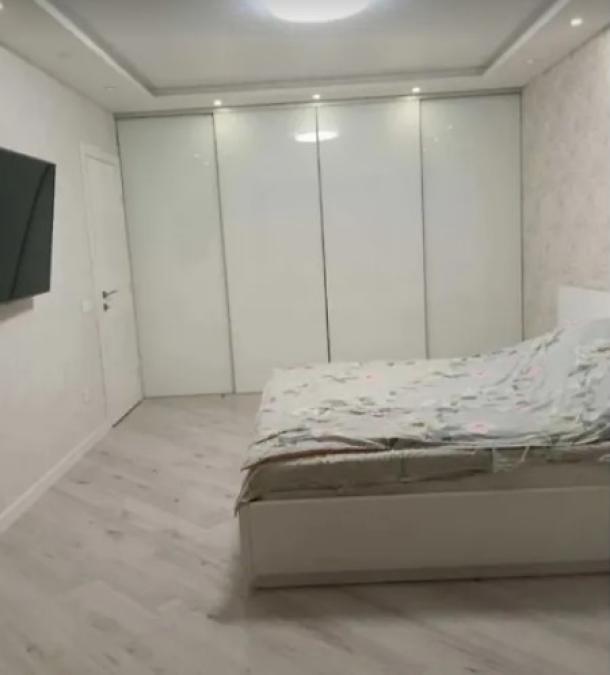 квартира, 3-кімн., Харьков, Павловка, Лопанская ул.