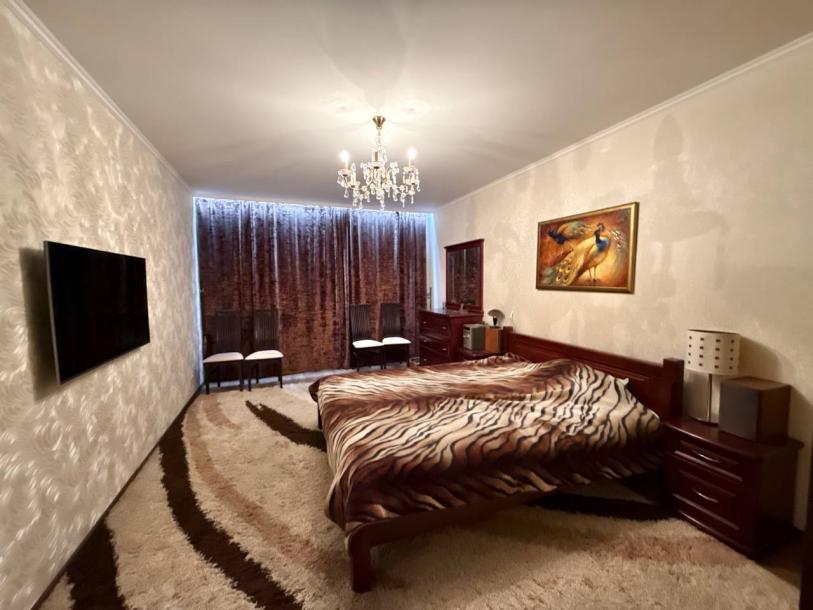 квартира, 3-кімн., Харьков, МЖК, Кричевского