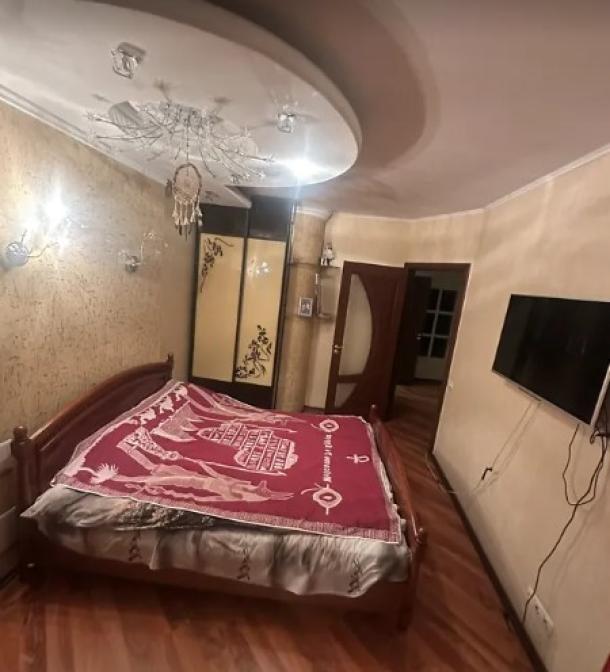 квартира, 3-кімн., Харьков, Гагарина метро , Аэрокосмический просп. (Гагарина проспект)