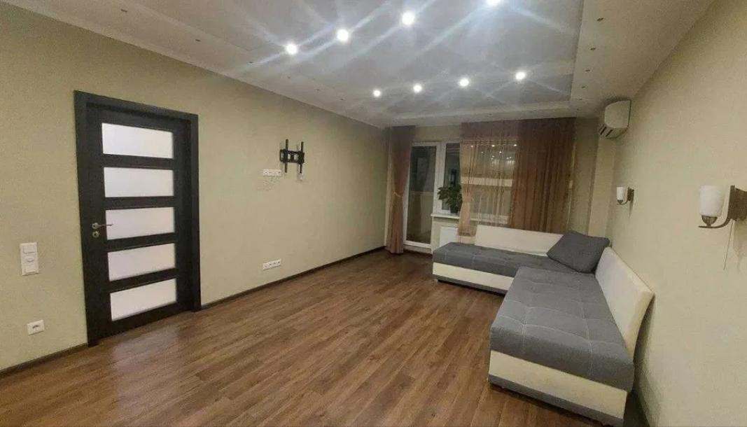 квартира, 2-кімн., Харьков, 604м/р, Тракторостроителей просп.