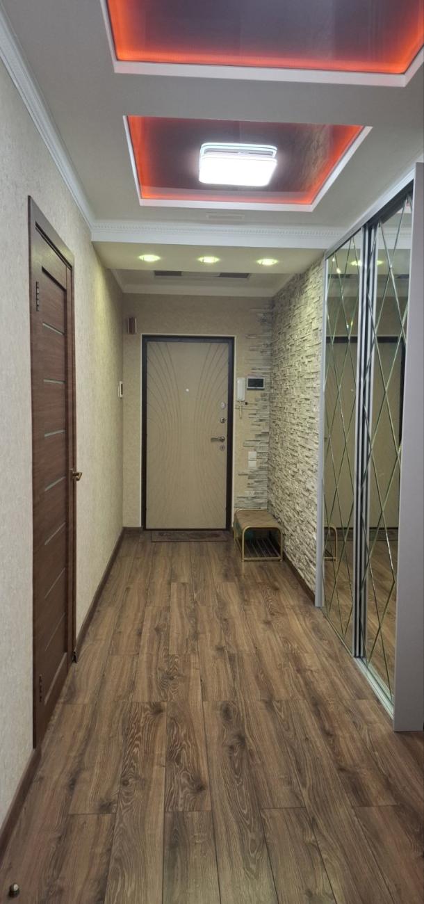 квартира, 3-кімн., Харьков, Старая Салтовка, Салтовское шоссе