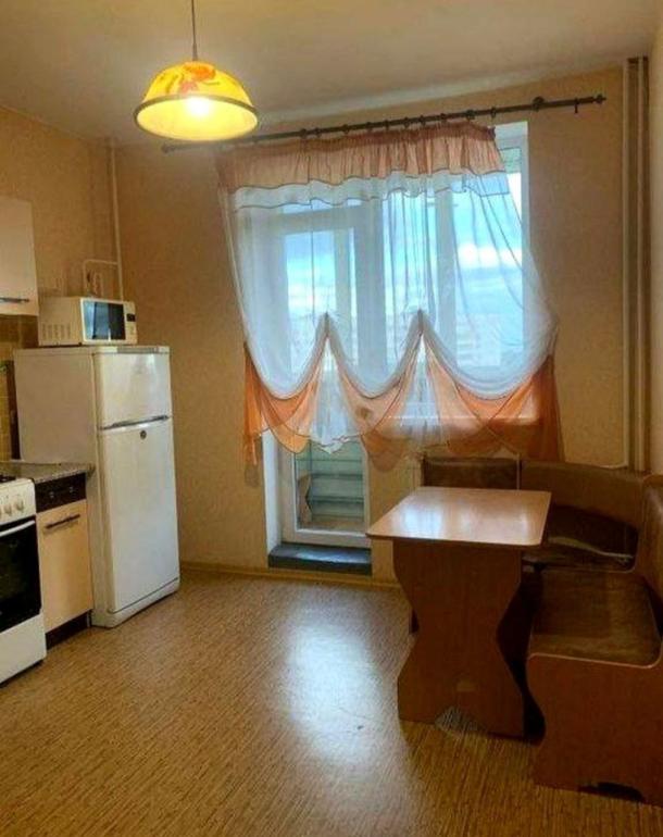 квартира, 1-кімн., Харьков, Рогань жилмассив, Зубарева