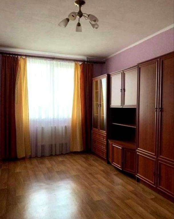 квартира, 1-кімн., Харьков, Рогань жилмассив, Зубарева