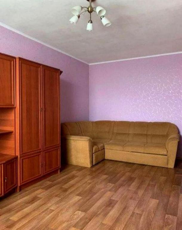 квартира, 1-кімн., Харьков, Рогань жилмассив, Зубарева