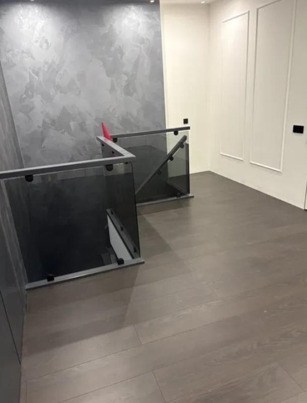 квартира, 4-кімн., Харьков, 1 Северная Салтовка, Гвардейцев Широнинцев