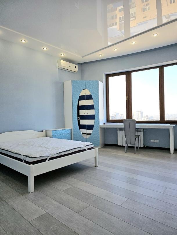 квартира, 3-кімн., Харьков, Шатиловка, Академика Ляпунова