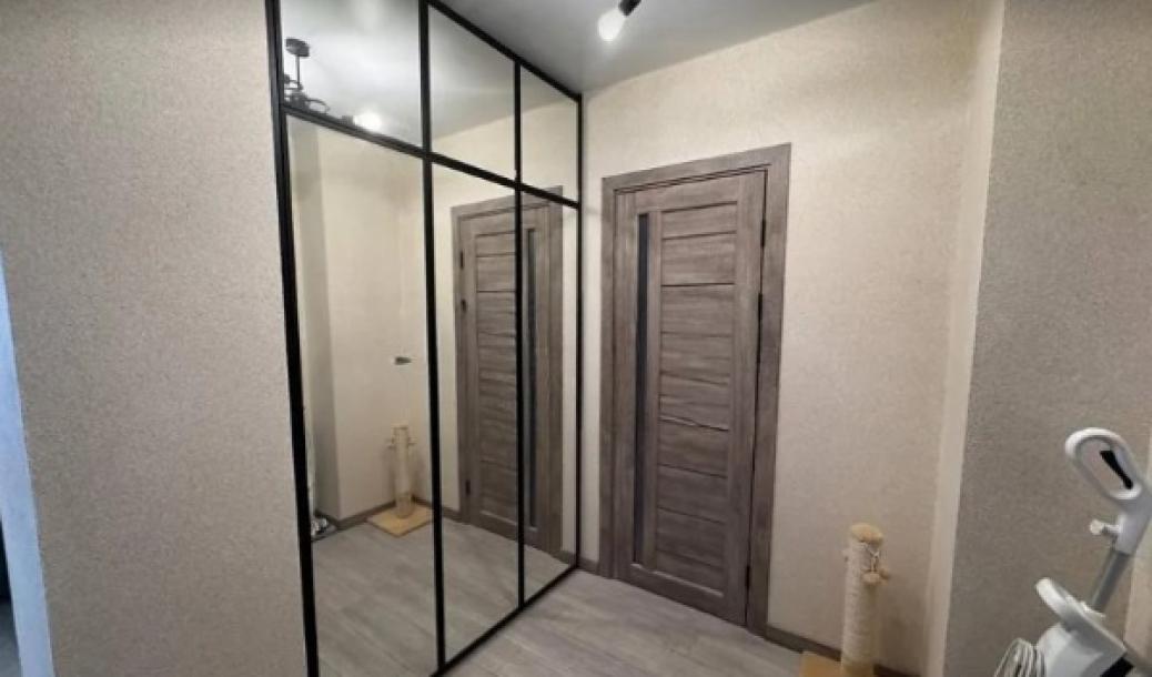 квартира, 3-кімн., Харьков, 1 Северная Салтовка, Гвардейцев Широнинцев