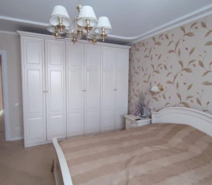 квартира, 3-кімн., Харьков, 608м/р, Непокоренных (Героев Труда)