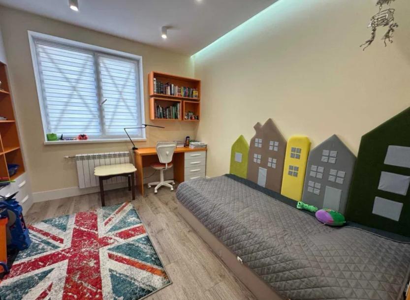 квартира, 3-кімн., Харьков, Спортивная метро, Молочная (Кирова)