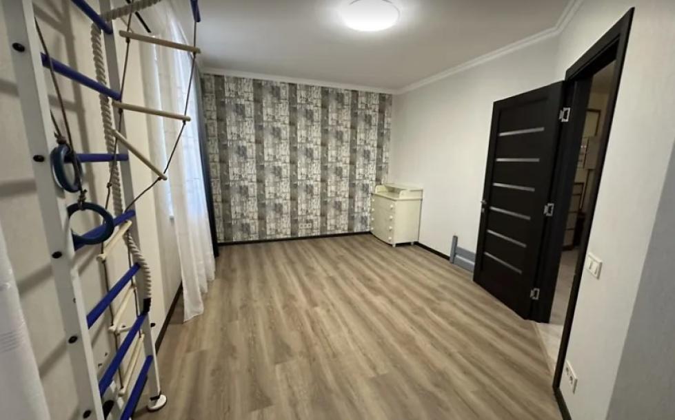 квартира, 3-кімн., Харьков, 602м/р, Юбилейный пр. (50 лет ВЛКСМ пр.)