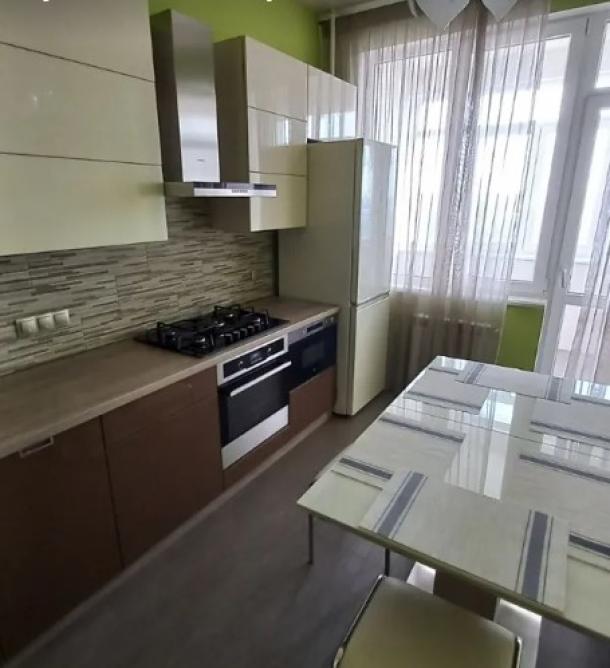 квартира, 3-кімн., Харьков, Павлово Поле, Станислава Парталы (Балакирева)