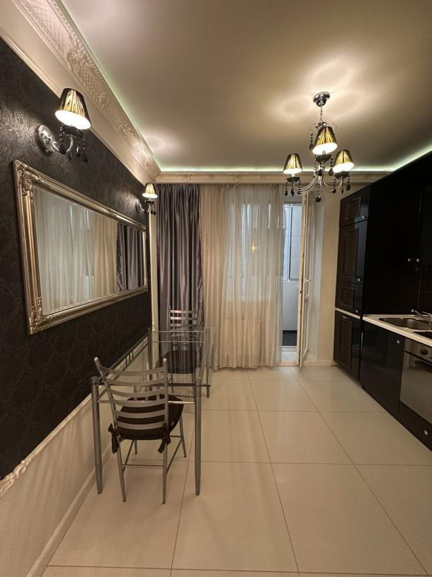 квартира, 2-кімн., Харьков, Защитников Украины метро, Героев Харькова пр-т