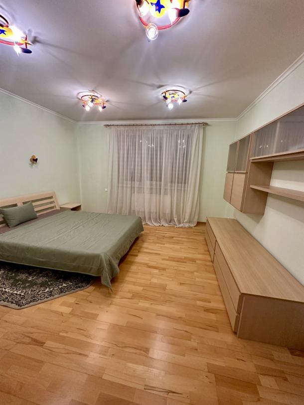 квартира, 2-кімн., Харьков, Защитников Украины метро, Героев Харькова пр-т