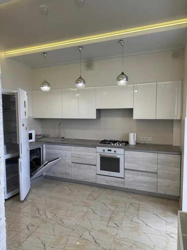 квартира, 3-кімн., Харьков, Алексеевка, Победы пр.