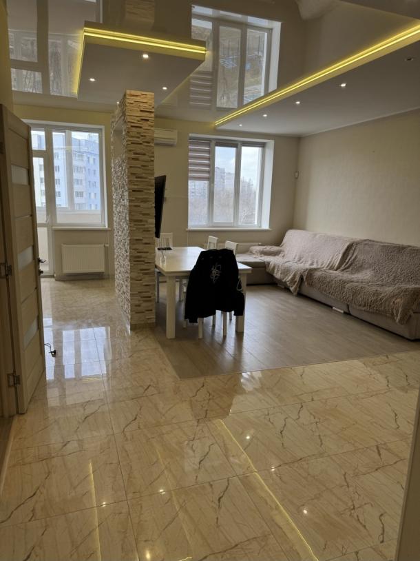 квартира, 3-кімн., Харьков, Алексеевка, Победы пр.