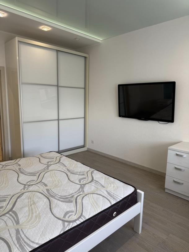 квартира, 3-кімн., Харьков, Алексеевка, Победы пр.