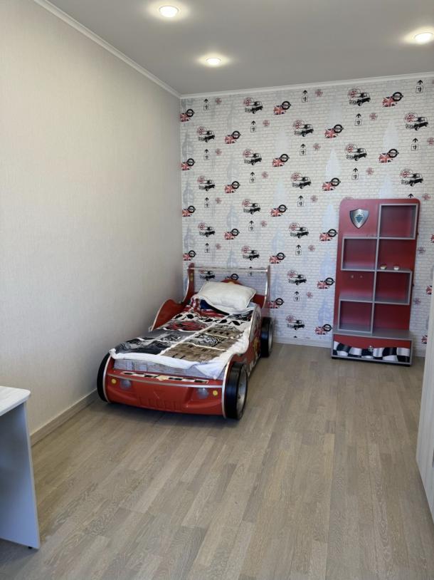 квартира, 3-кімн., Харьков, Алексеевка, Победы пр.