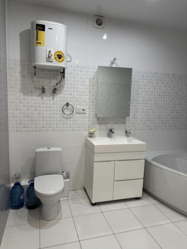 квартира, 3-кімн., Харьков, Алексеевка, Победы пр.