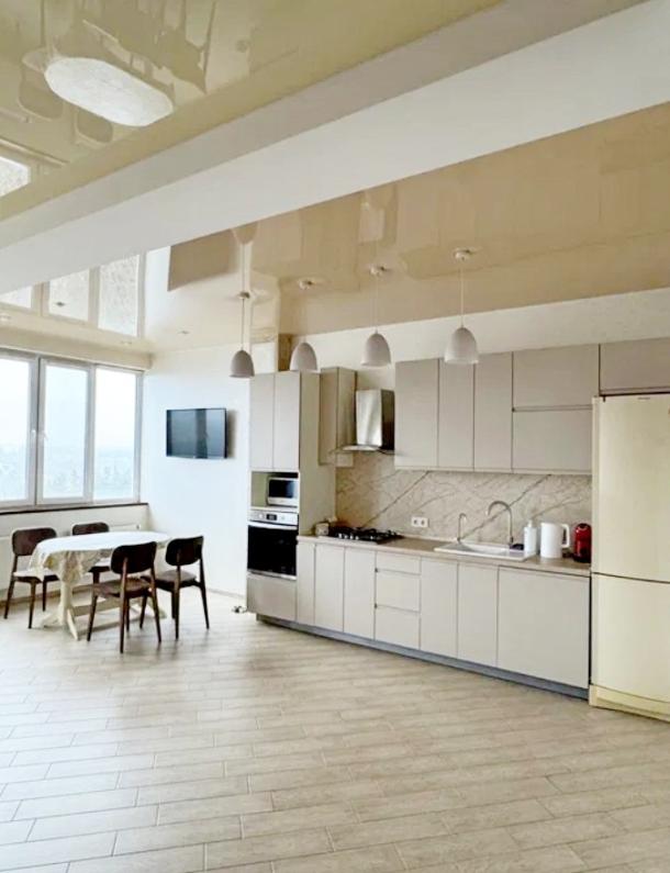 квартира, 3-кімн., Харьков, Павлово Поле, Станислава Парталы (Балакирева)