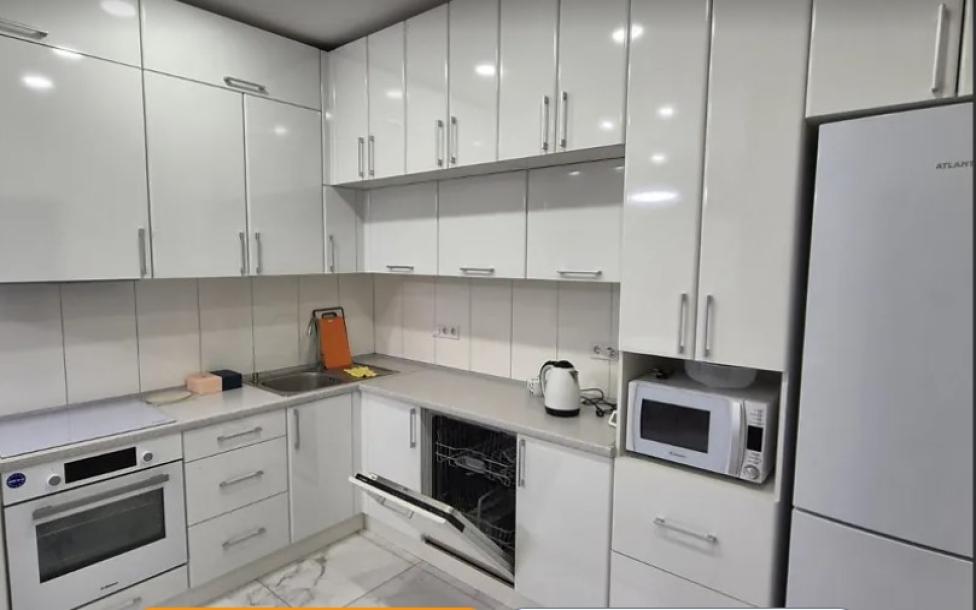 квартира, 2-кімн., Харьков, Защитников Украины метро, Героев Харькова пр-т