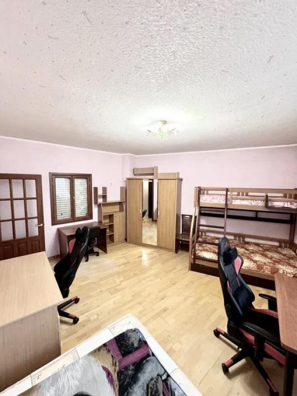 квартира, 3-кімн., Харьков, Защитников Украины метро, Героев Небесной Сотни пл. (Руднева пл.)