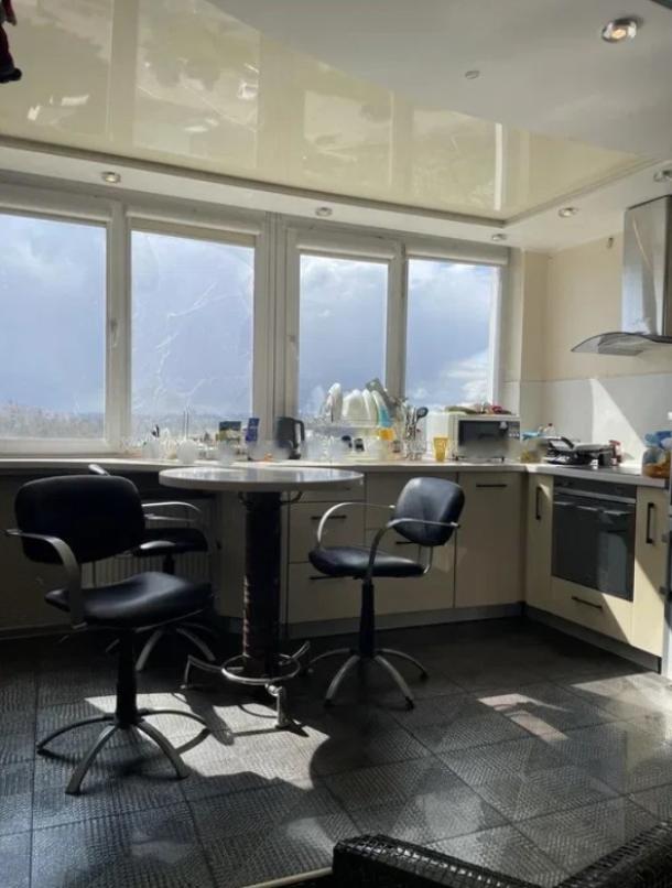 квартира, 2-кімн., Харьков, 522м/р, Академика Барабашова