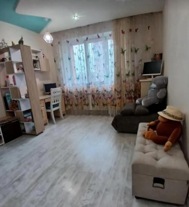 квартира, 3-кімн., Харьков, МЖК, Кричевского