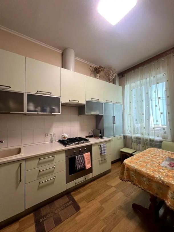 квартира, 2-кімн., Харьков, 608м/р, Непокоренных (Героев Труда)