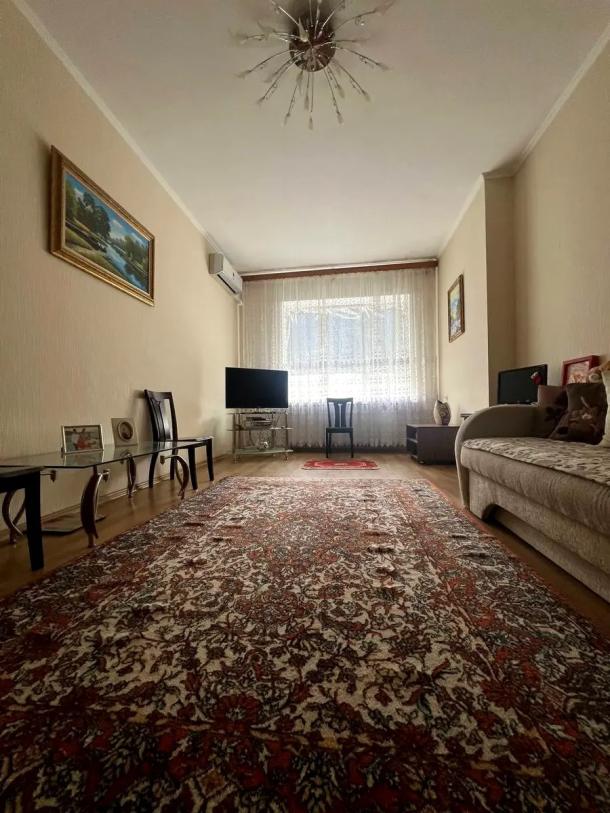 квартира, 2-кімн., Харьков, 608м/р, Непокоренных (Героев Труда)