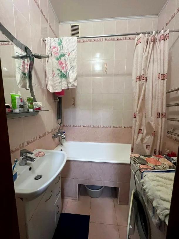 квартира, 2-кімн., Харьков, 608м/р, Непокоренных (Героев Труда)