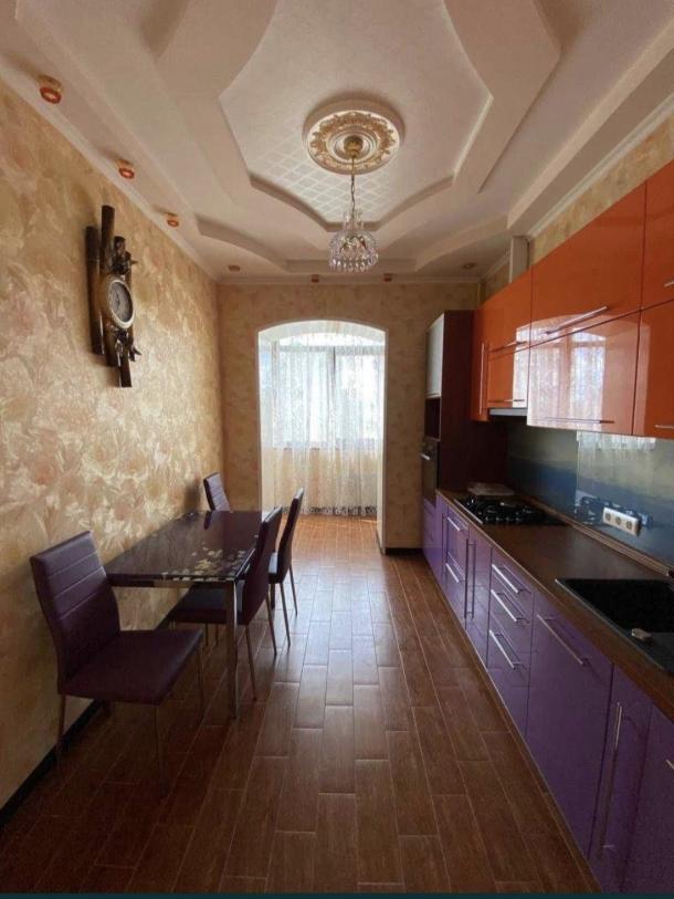 квартира, 2-кімн., Харьков, Защитников Украины метро, Героев Харькова пр-т