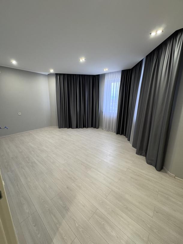квартира, 3-кімн., Харьков, 520м/р, Гвардейцев Широнинцев