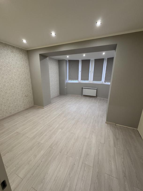 квартира, 3-кімн., Харьков, 520м/р, Гвардейцев Широнинцев