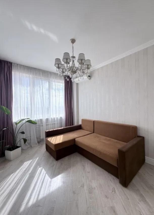 Продам новостройку, Киевская метро