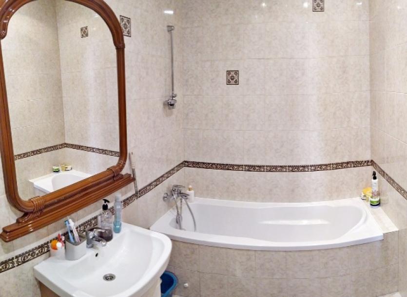 квартира, 4-кімн., Харьков, 608м/р, Непокоренных (Героев Труда)