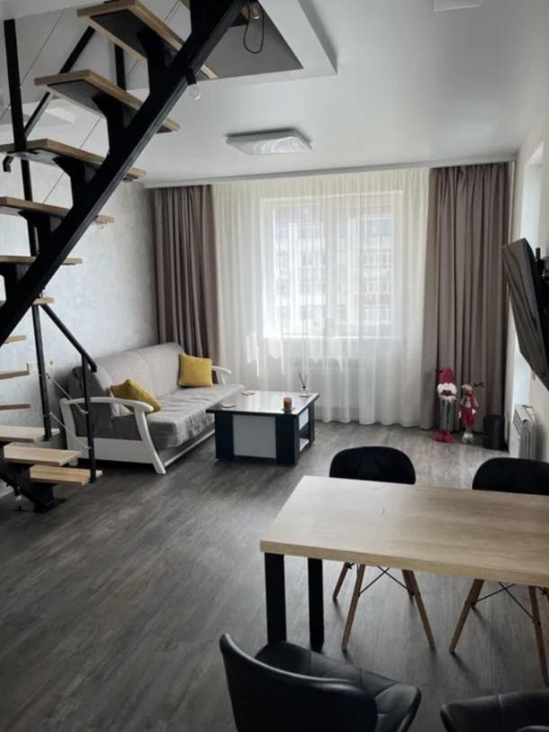 квартира, 3-кімн., Харьков, Защитников Украины метро