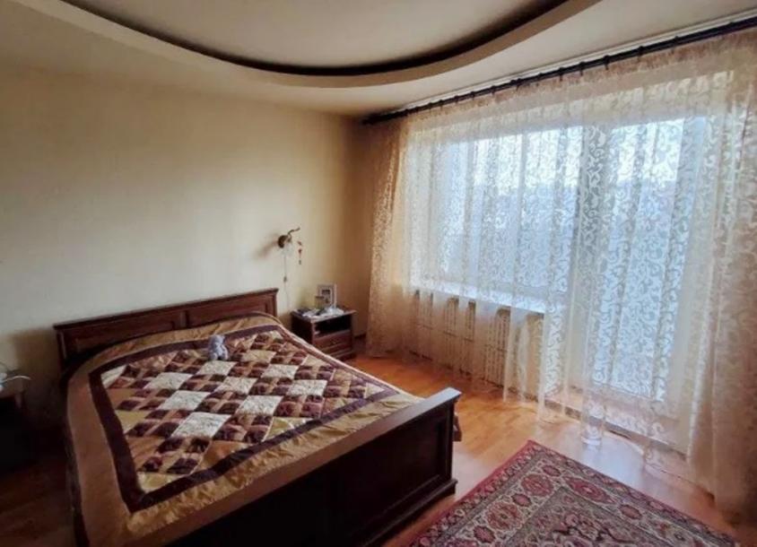 квартира, 3-кімн., Харьков, 608м/р, Академика Павлова