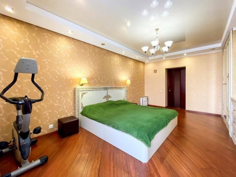 квартира, 4-кімн., Харьков, Завод Малышева метро, Героев Харькова пр-т