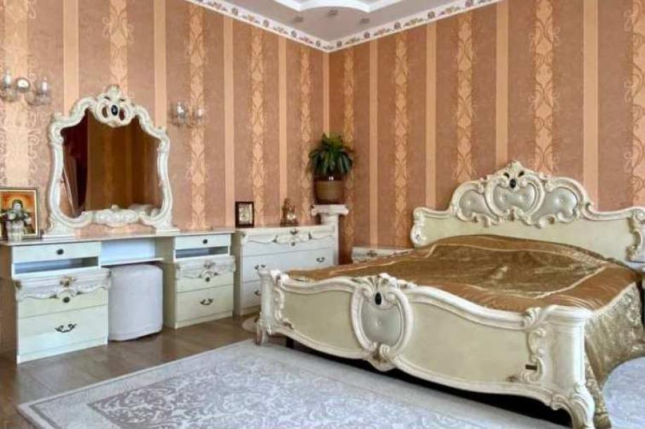 квартира, 3-кімн., Харьков, Защитников Украины метро, Героев Харькова пр-т